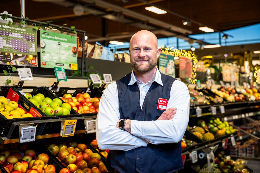 Mann im Supermnarkt